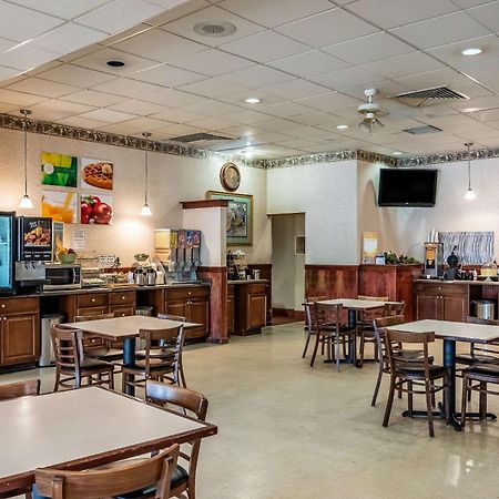 Quality Inn Trinidad Bagian luar foto