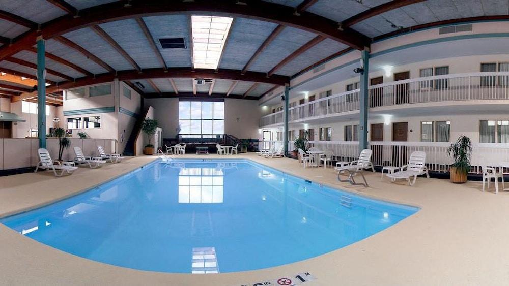 Quality Inn Trinidad Bagian luar foto