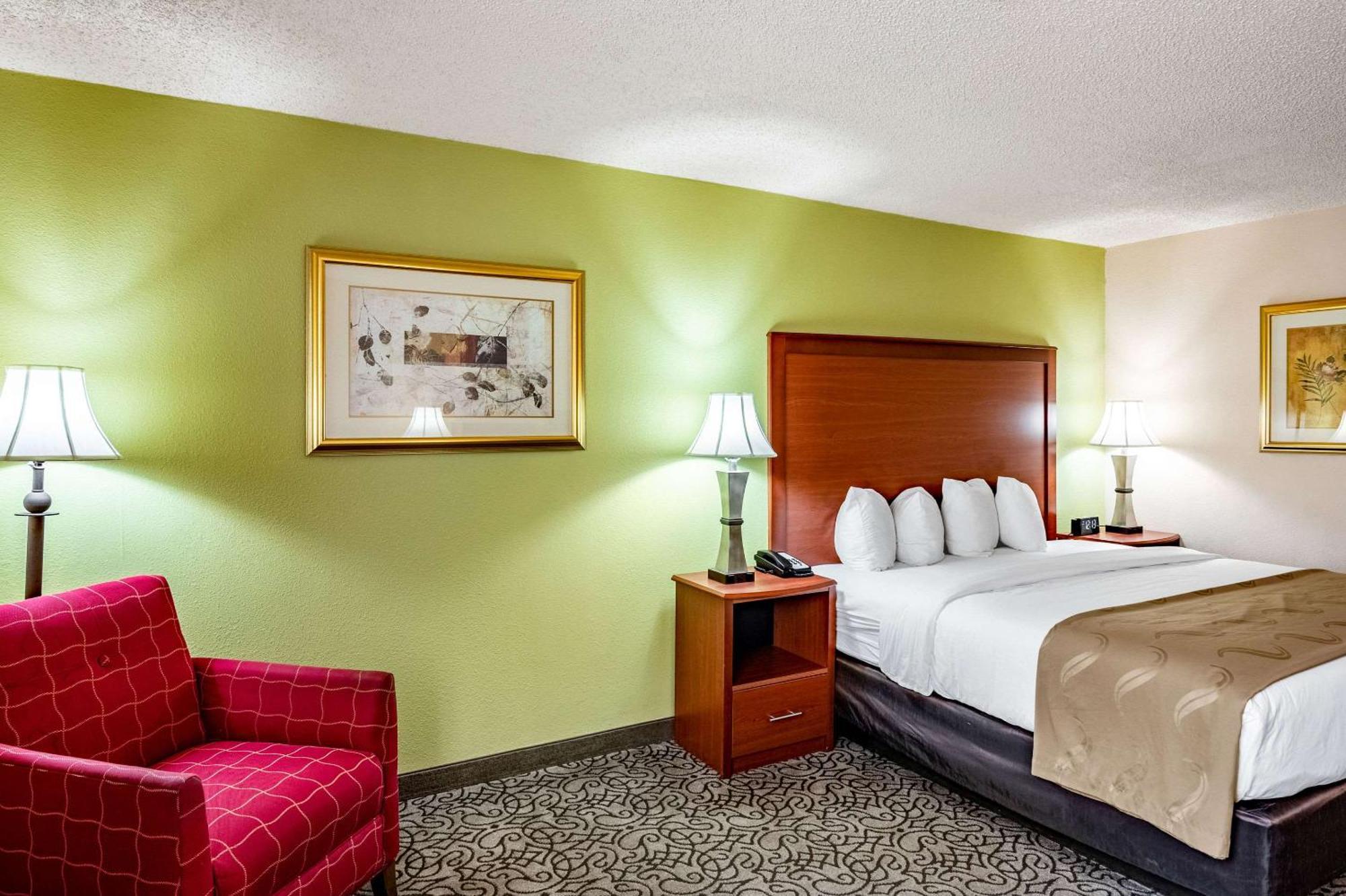 Quality Inn Trinidad Bagian luar foto