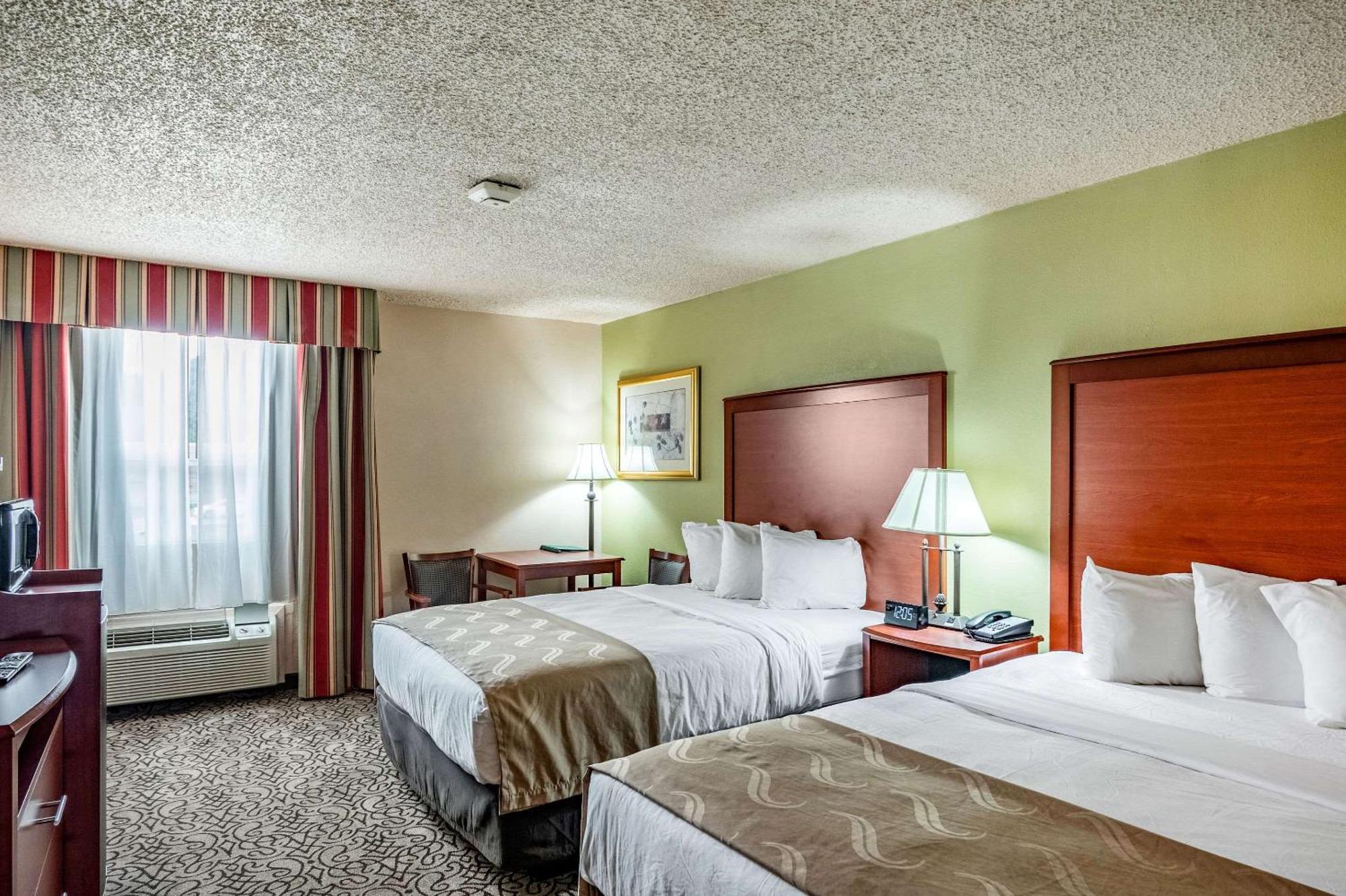Quality Inn Trinidad Bagian luar foto