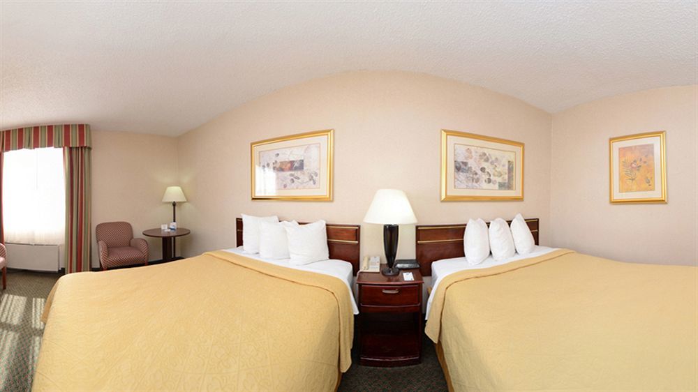 Quality Inn Trinidad Bagian luar foto