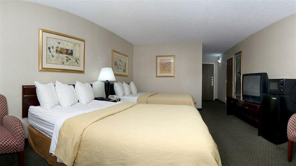 Quality Inn Trinidad Bagian luar foto