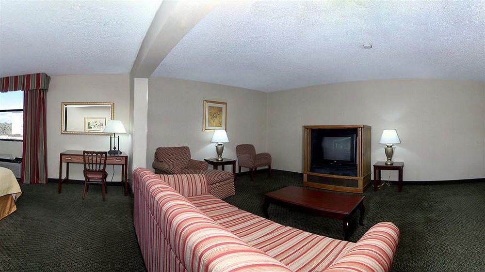 Quality Inn Trinidad Bagian luar foto