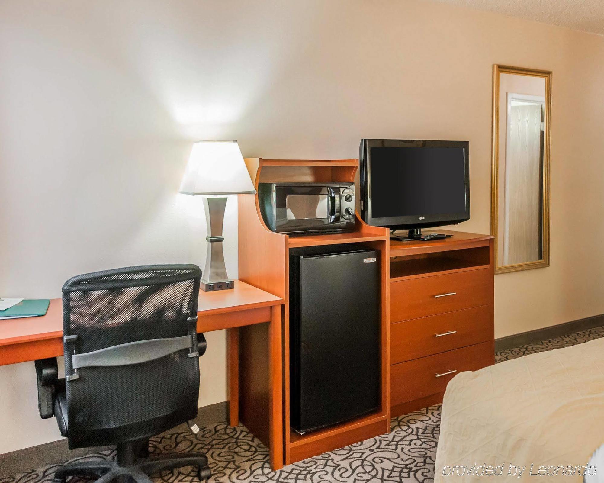 Quality Inn Trinidad Bagian luar foto
